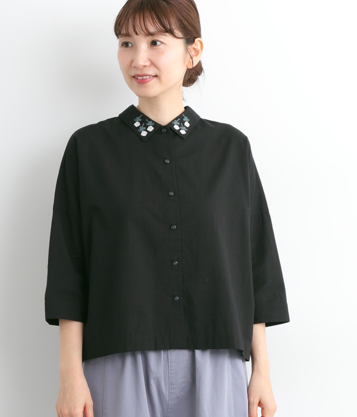 シロツメクサ刺繍6分袖シャツ(ブラック-ONESIZE)
