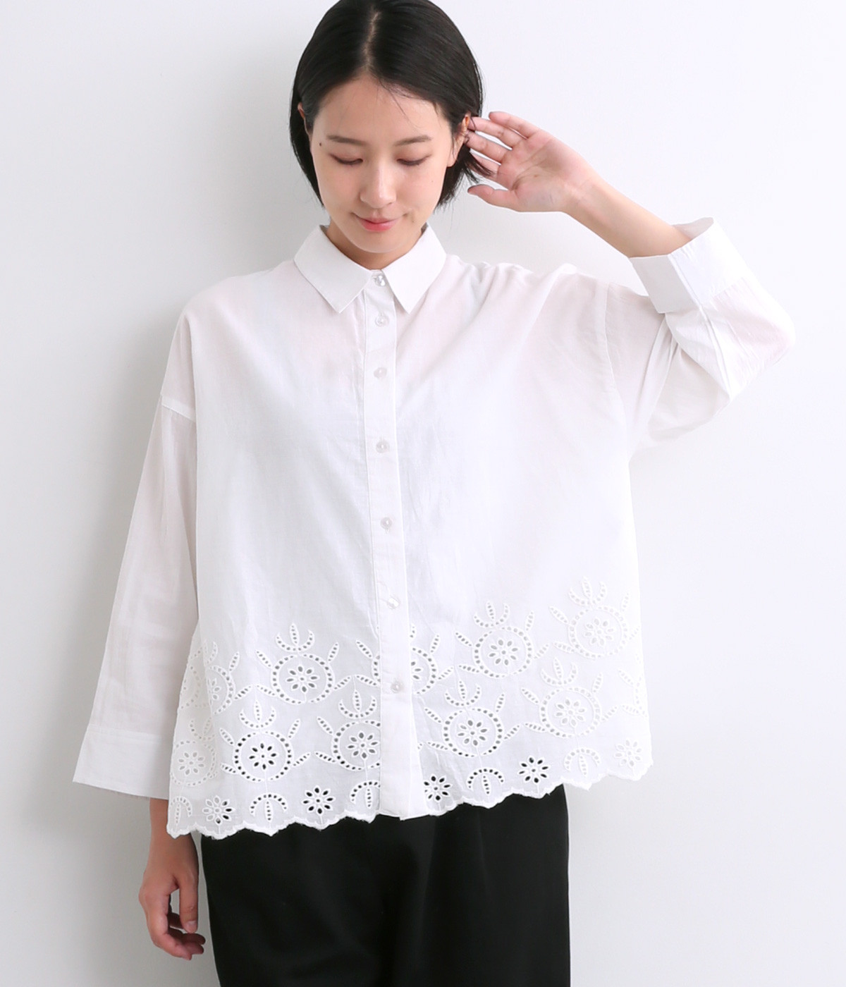 スカラップシフリー刺繍シャツ(オフホワイト-ONESIZE)