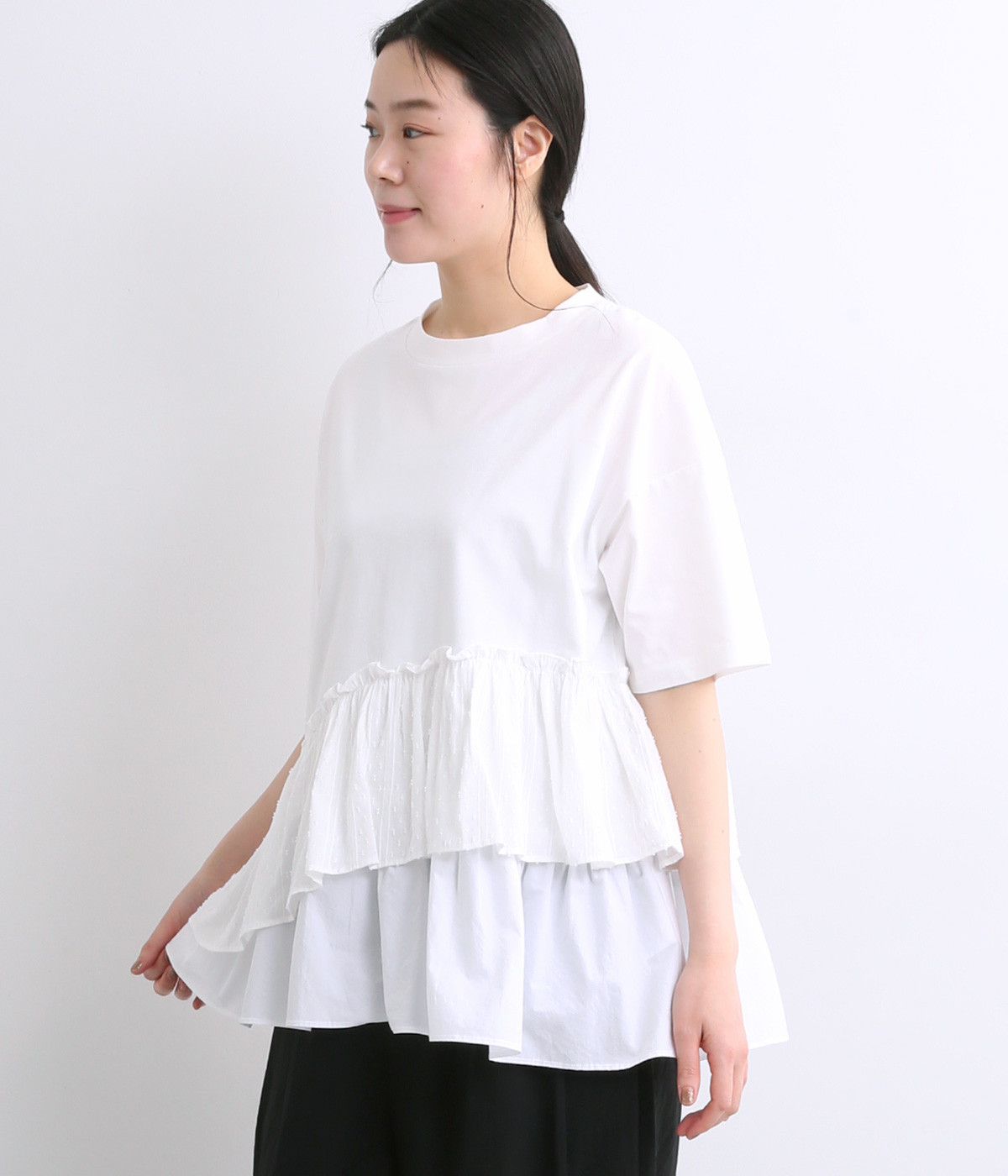 ウェーブフリルヘムTシャツ(オフホワイト-ONESIZE)