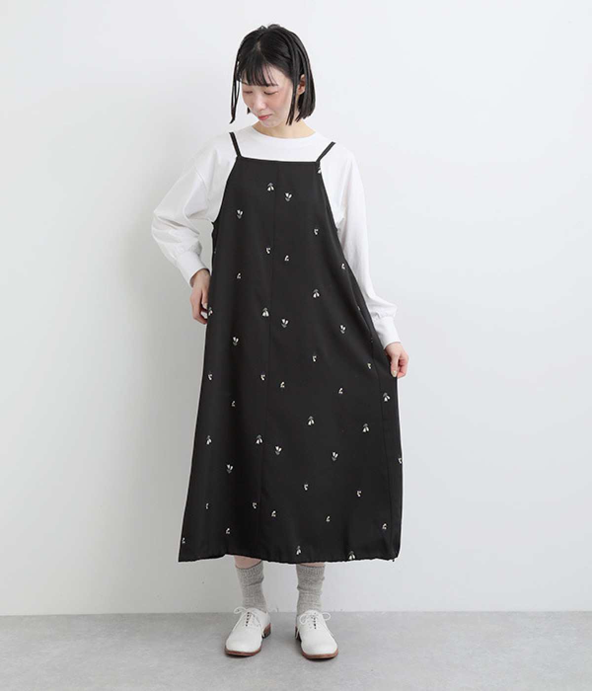 フラワー刺繍ジャンパースカート(ブラック-ONESIZE)