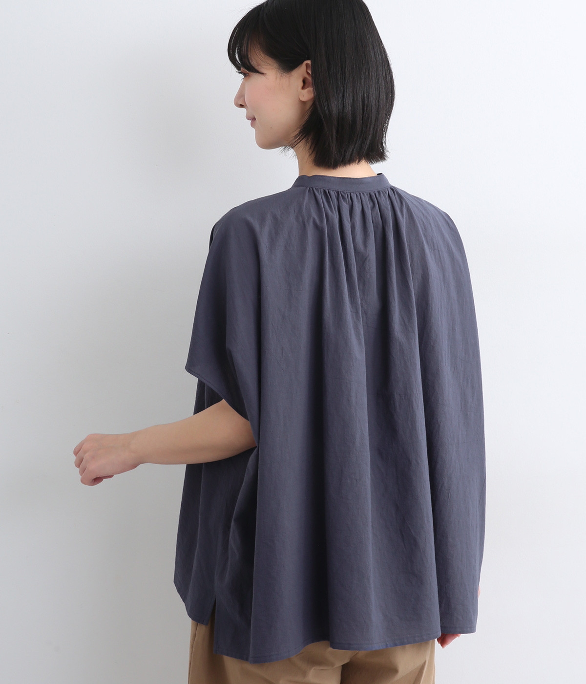 【made in japan】コットン フレンチスリーブギャザーシャツ(チャコール-ONESIZE)