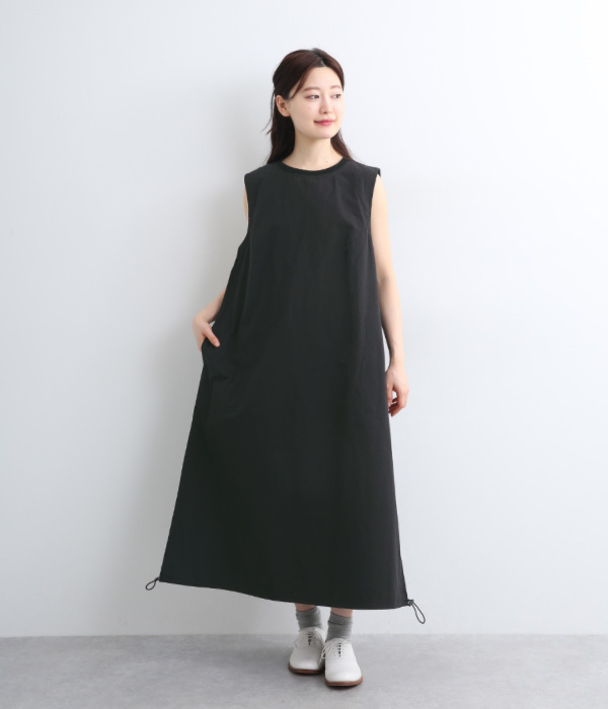 コットン広巾綾ダンプノースリーブドロストロングワンピース(ブラック-ONESIZE)