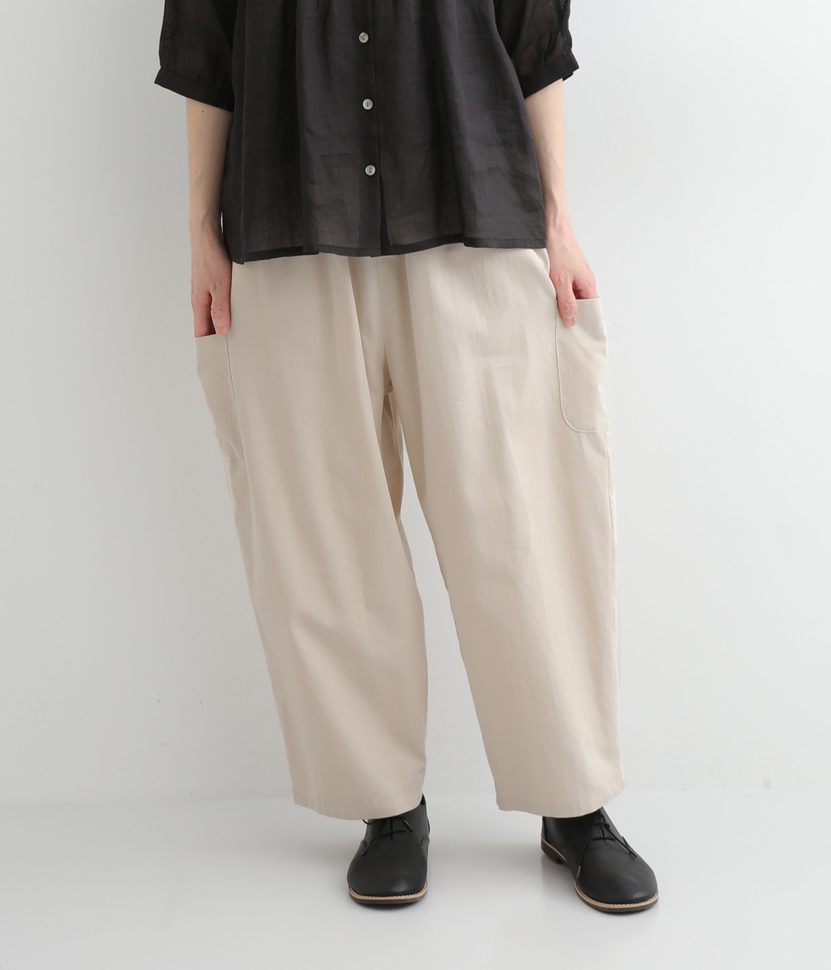コットンカーゴコクーンパンツ(ライトベージュ-ONESIZE)