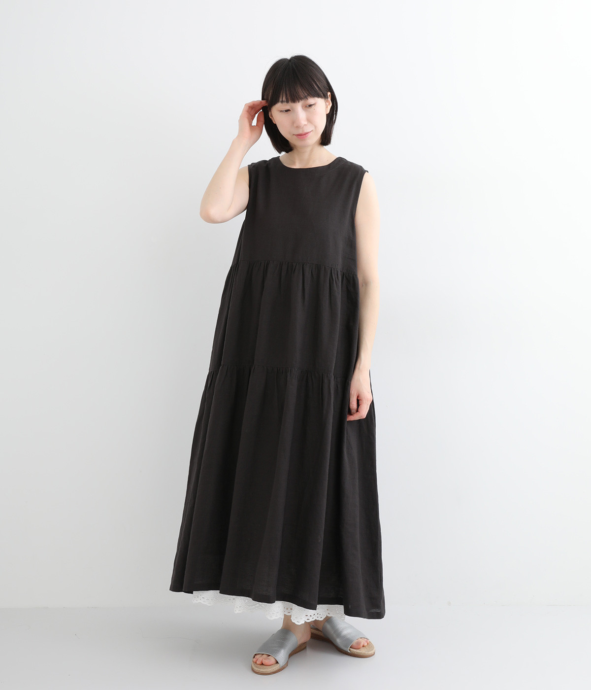 リネン平織ティアードノースリーブワンピース(ブラック-ONESIZE)
