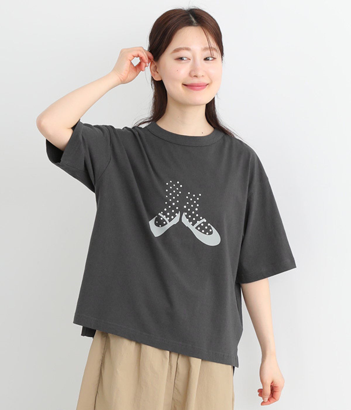 ラフィ天竺ワイドTシャツ　ソックス箔プリント(スミクロ-ONESIZE)