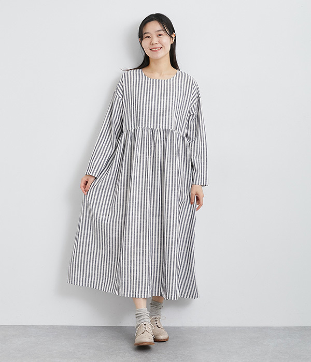 リネンレーヨンストライプギャザーワンピース(ネイビーストライプ-ONESIZE)
