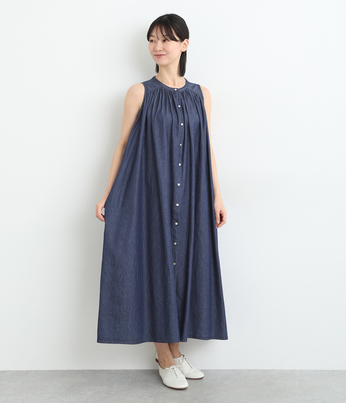 コットンデニムノースリーブギャザーワンピース(インディゴ-ONESIZE)