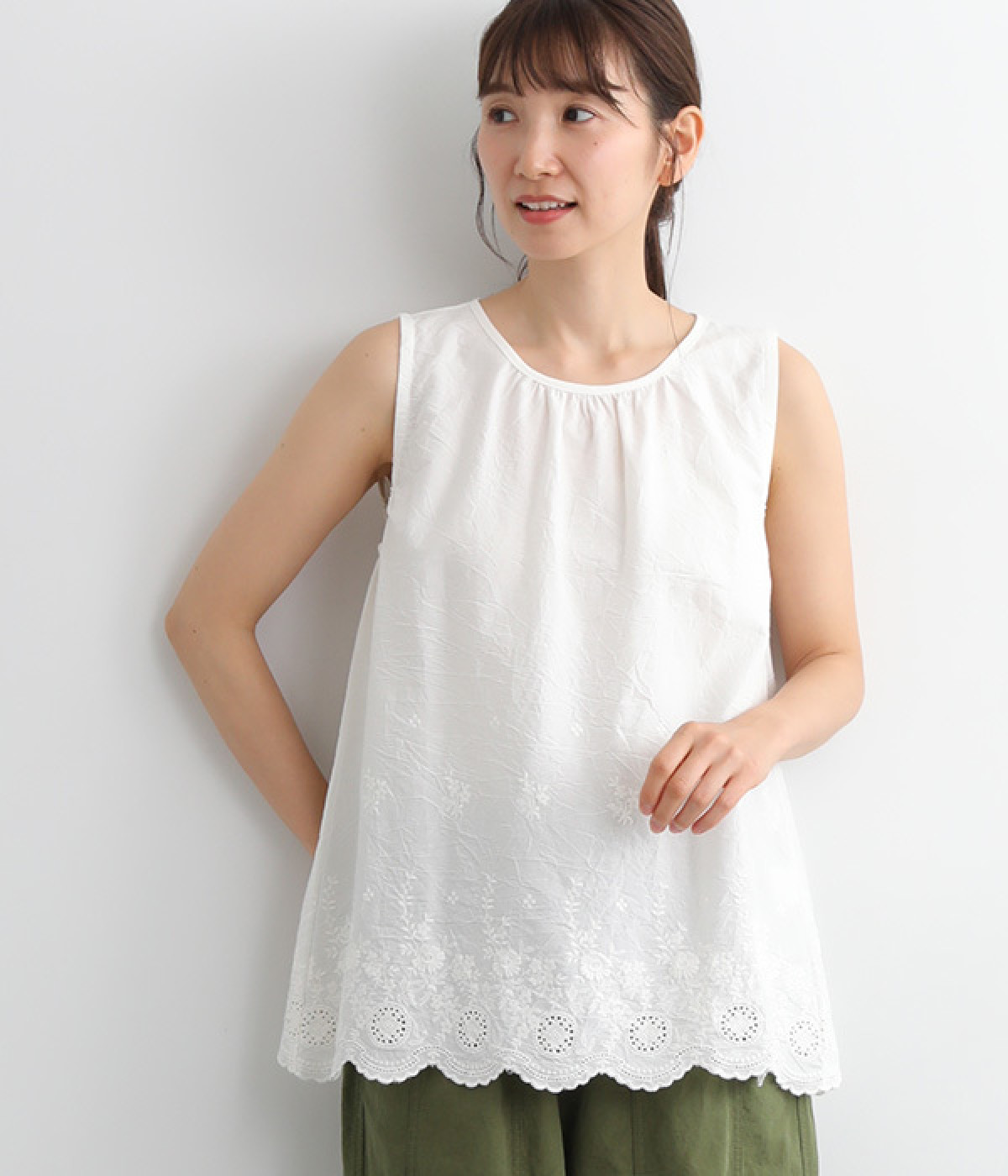 スカラップレースノースリーブブラウス(オフホワイト-ONESIZE)