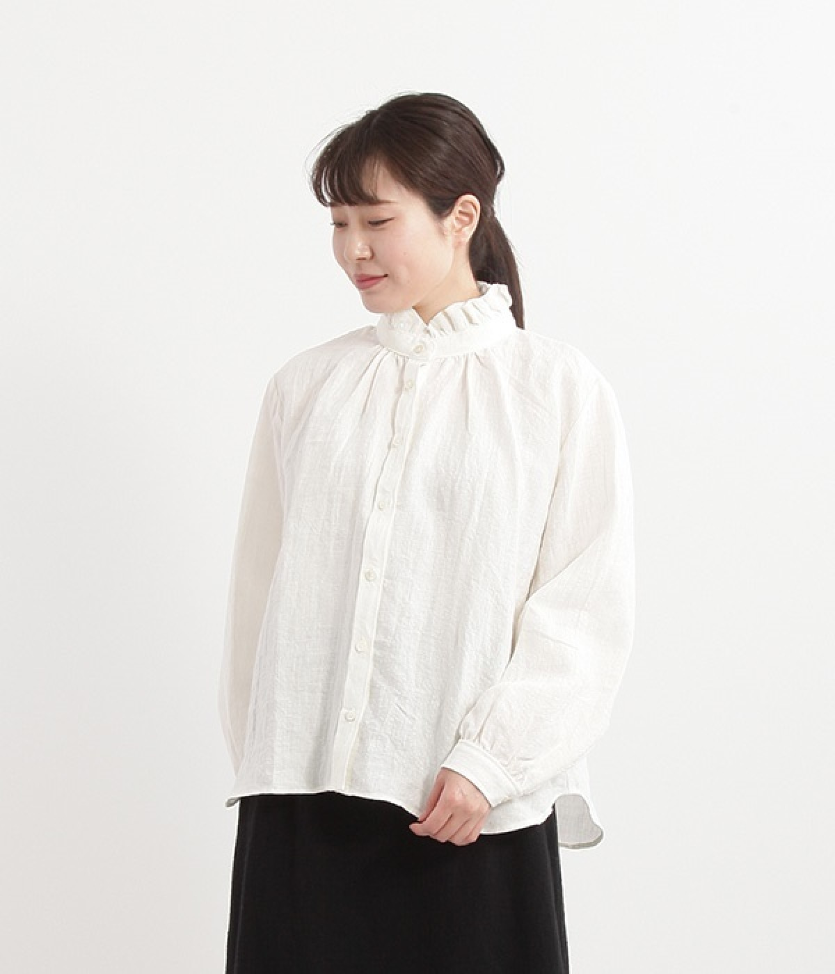 フレンチリネンフラワーネックブラウス(オフホワイト-ONESIZE)