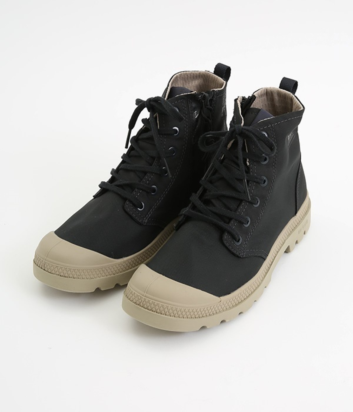 PAMPA HI SEEKER LITE＋ WP＋(ANTHRACITE-235)