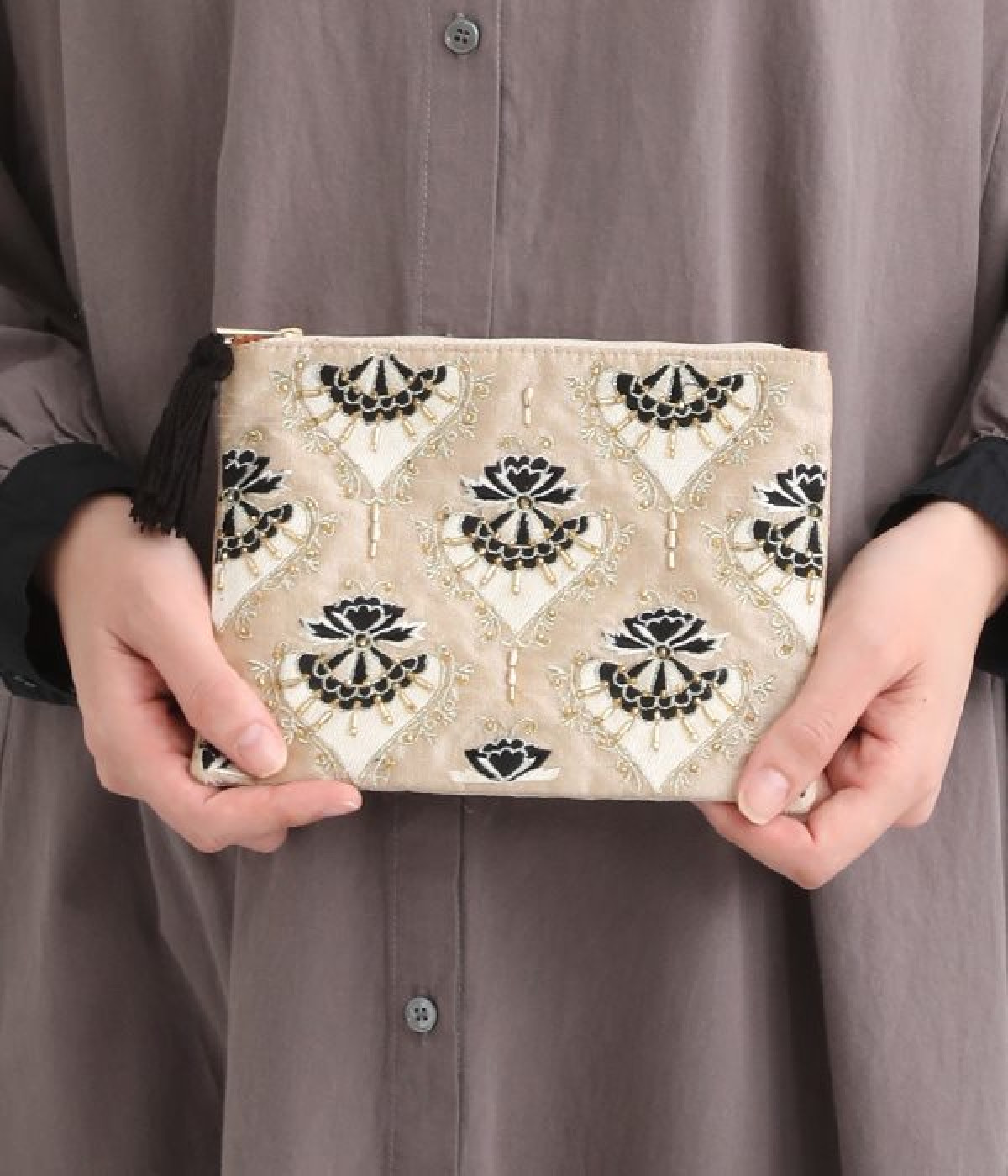 ビーズ刺繍ポーチ　L(ベージュ-ONESIZE)