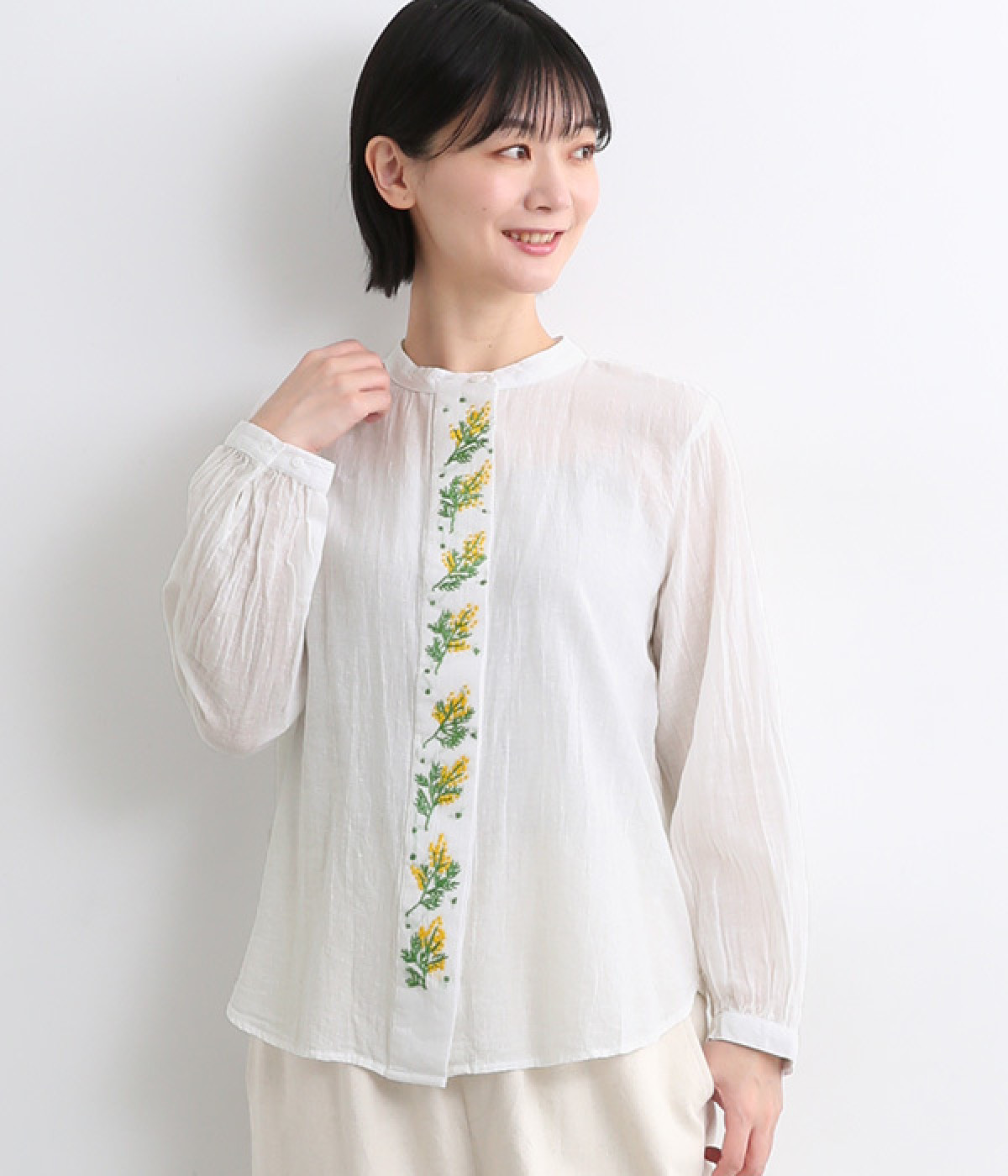 ミモザ刺繍コットンリネンブラウス(ホワイト-ONESIZE)