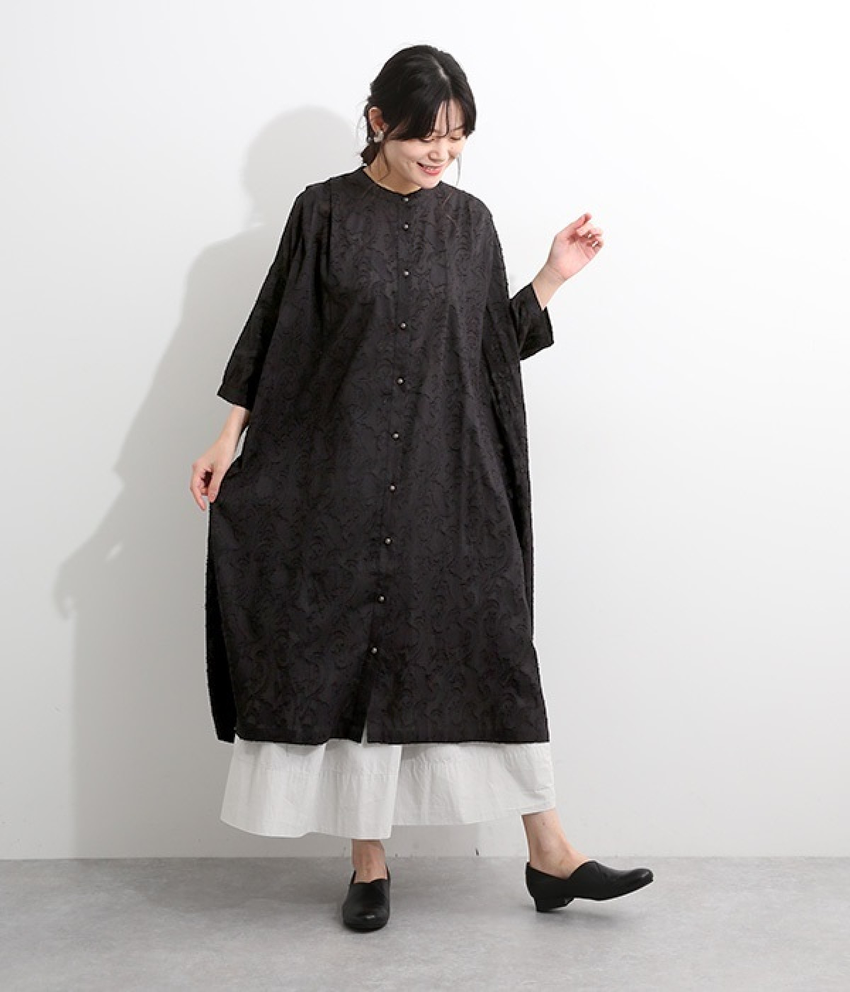 カットジャカードペイズリー　ショルダータックワンピース(ブラック-ONESIZE)