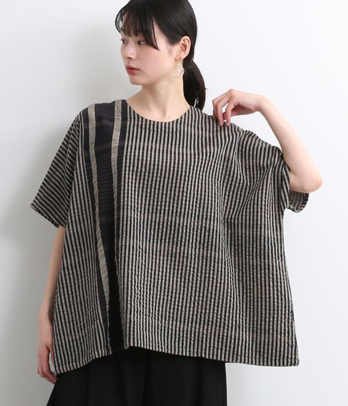コットンチェックサッカープルオーバーブラウス(ブラック-ONESIZE)