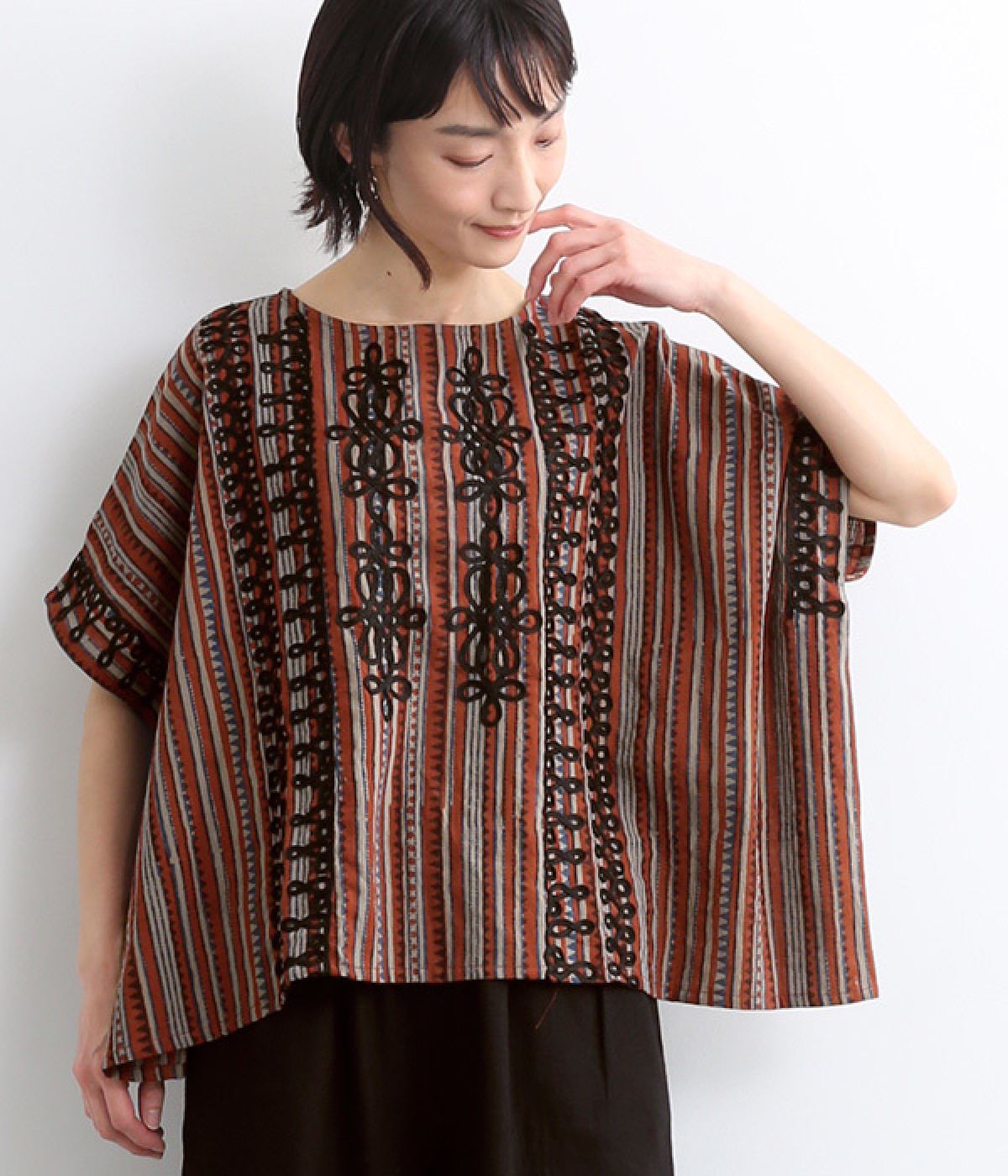 コード刺繍プルオーバーブラウス(レッド-ONESIZE)