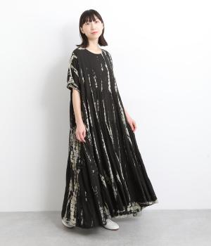 レーヨンタイダイティアードワンピース(ブラック-ONESIZE)