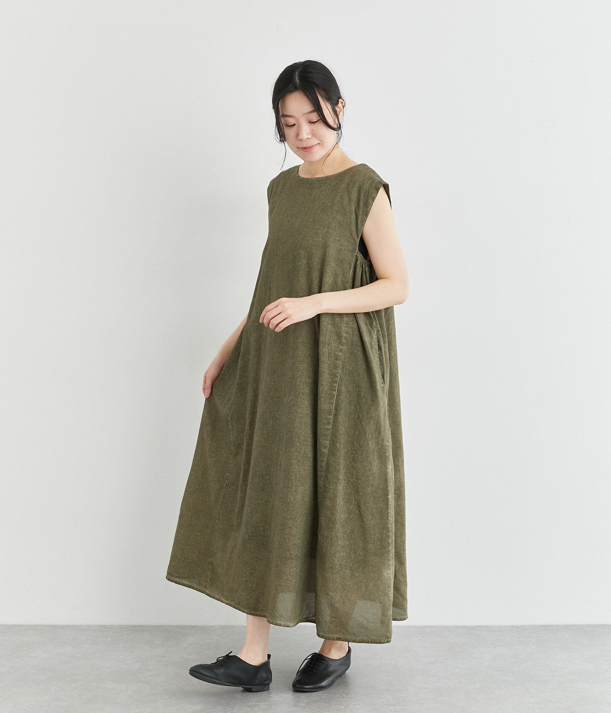 【Shanti Shanti】コットンキャンブリックピグメントダイワンピース(カーキ-ONESIZE)