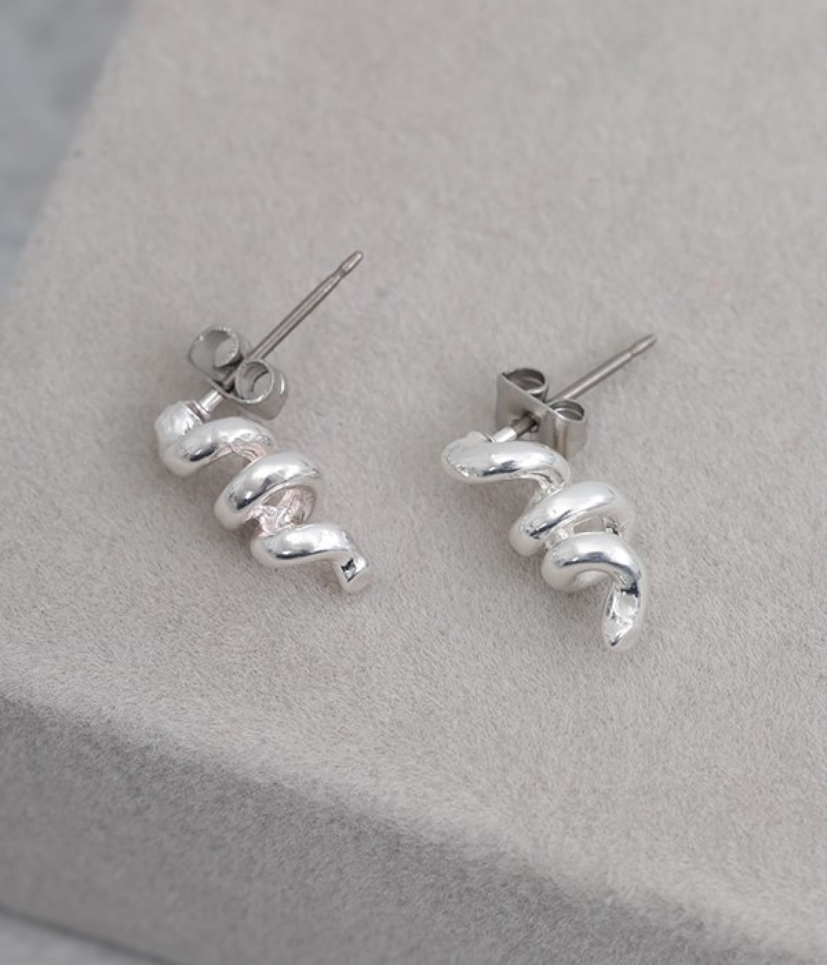 twist metal ピアス(シルバー-ONESIZE)