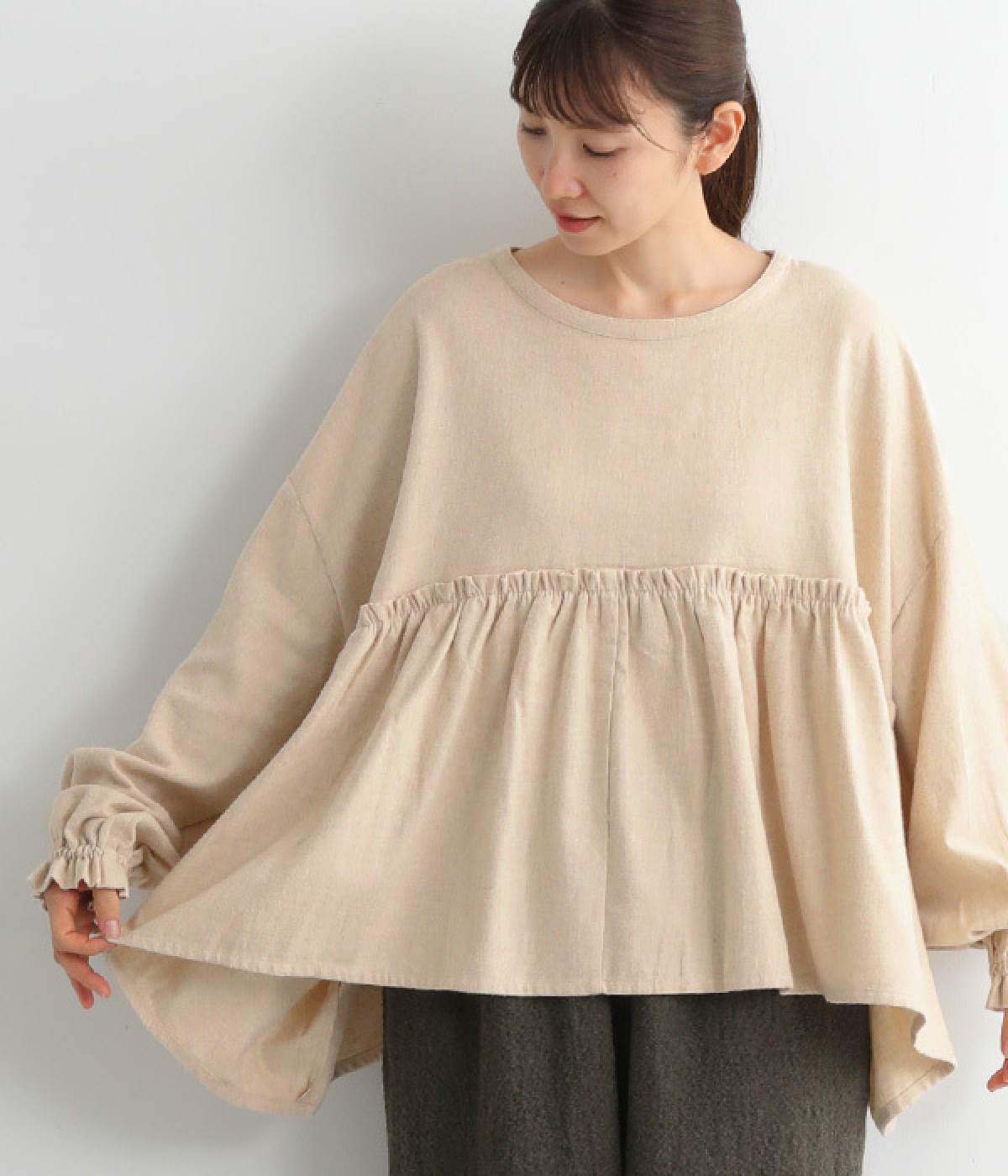トップ染めシャンブレー起毛 胸元多数ピンタックコクーン長袖2WAYブラウス(ナチュラル-ONESIZE)