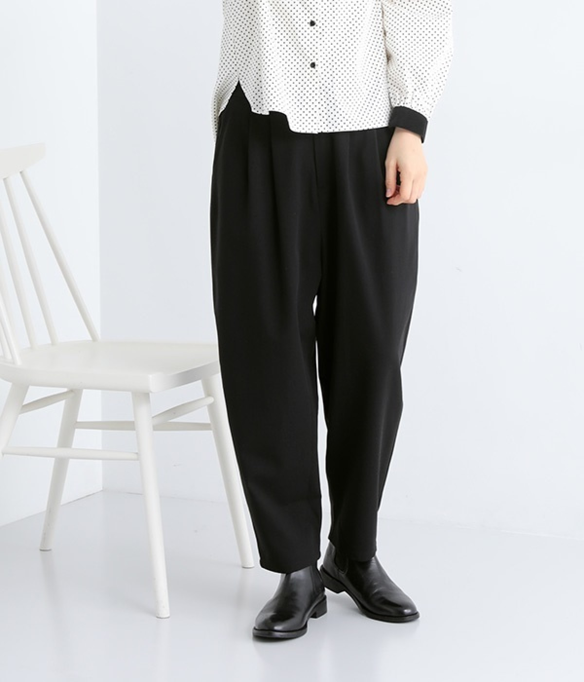 ストレッチギャバジンタックテーパードパンツ(ブラック-ONESIZE)
