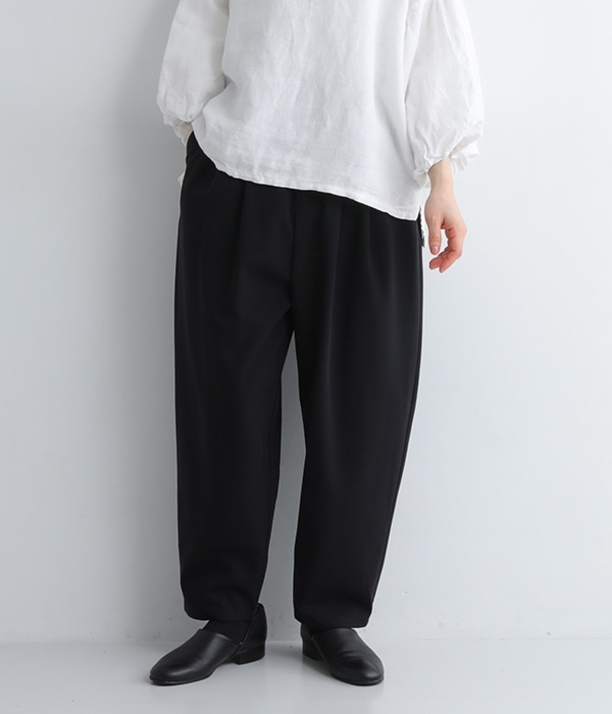 ストレッチギャバジンタックテーパードパンツ(ネイビー-ONESIZE)
