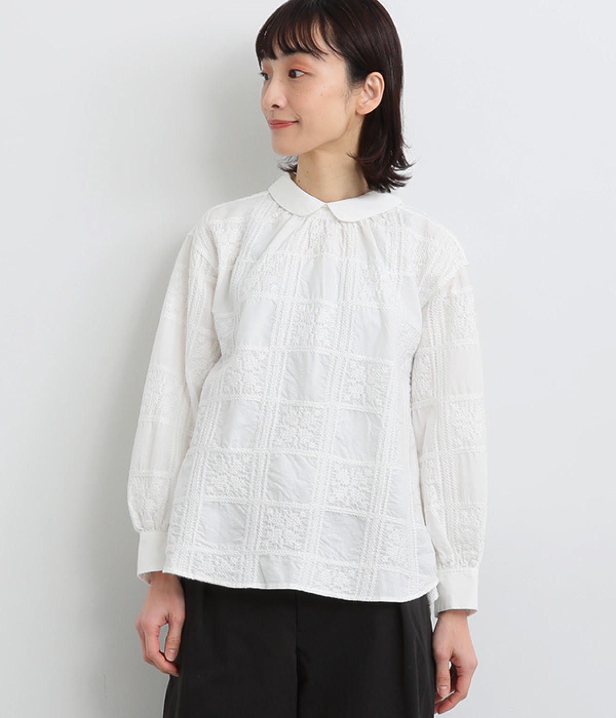 タイル刺繍ブラウス(オフホワイト-ONESIZE)