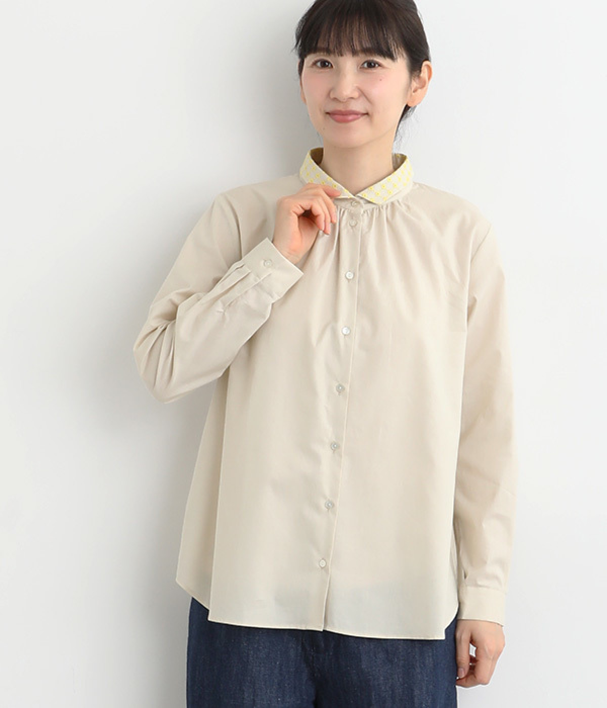 コットンローン小花柄刺繍ベーシック角襟ブラウス(ベージュ-ONESIZE)